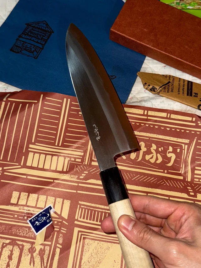 如何使用钢：磨刀棒、炊具及更多 - 如何使用磨刀棒（磨刀钢）